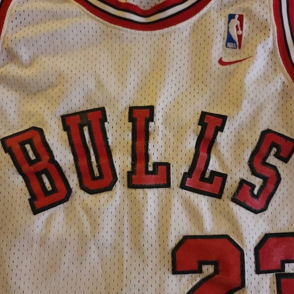 Vintage Nike Michael Jordan Rookie Chicago Bulls Jersey | Swingman | White/Red - Picture 8 of 9